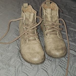 Women boots